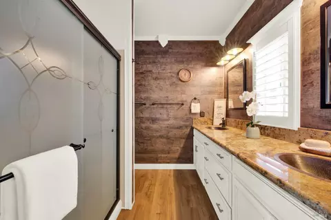 Bath - 601 Fox Pointe Rd, Vacaville, CA 95687 photo 2 of 5