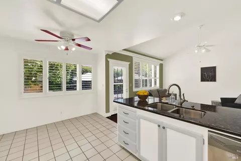 Kitchen - 601 Fox Pointe Rd, Vacaville, CA 95687 photo 8 of 13