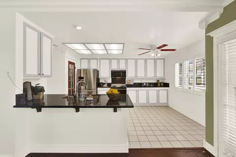 Kitchen - 601 Fox Pointe Rd, Vacaville, CA 95687 photo 2 of 13