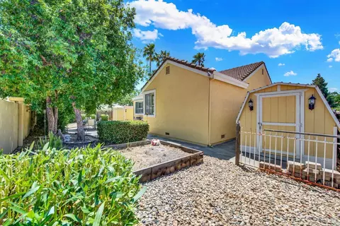 Exterior - 601 Fox Pointe Rd, Vacaville, CA 95687 photo 9 of 24