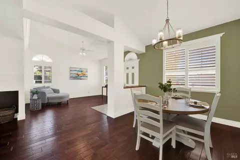Dining - 601 Fox Pointe Rd, Vacaville, CA 95687 photo 2 of 3