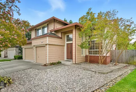 9512 Wellington Cir, Windsor, CA 95492 photo 3