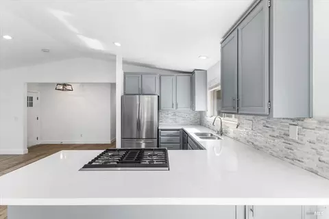 Kitchen - 989 Ventnor Ave, Windsor, CA 95492 photo 2 of 4