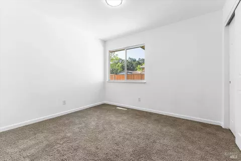 Bedroom - 989 Ventnor Ave, Windsor, CA 95492 photo 1 of 4