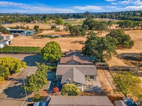 View/Area - 989 Ventnor Ave, Windsor, CA 95492 photo 2 of 5