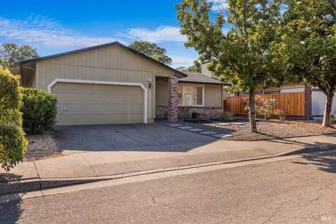 Exterior - 989 Ventnor Ave, Windsor, CA 95492 photo 5 of 5