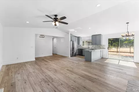 Living - 989 Ventnor Ave, Windsor, CA 95492 photo 1 of 3