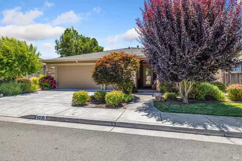 6335 Pine Valley Dr, Santa Rosa, CA 95409