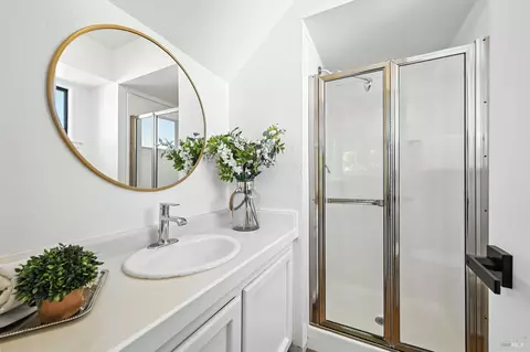 Bath - 15 Arbor Cir, Novato, CA 94947 photo 1 of 3