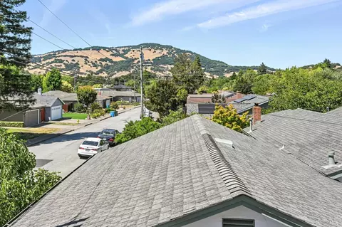 View/Area - 15 Arbor Cir, Novato, CA 94947 photo 2 of 3