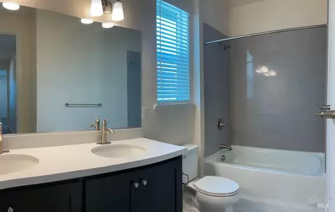 Bath - 1108 Portello Ln, Windsor, CA 95492 photo 2 of 2