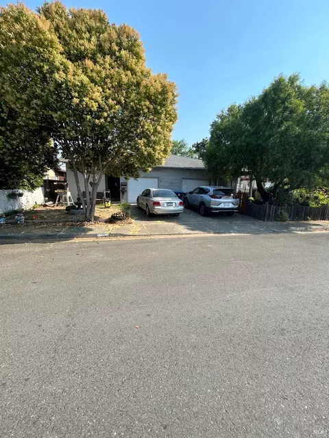 140 Oak Manor Ct, Ukiah, CA 95482