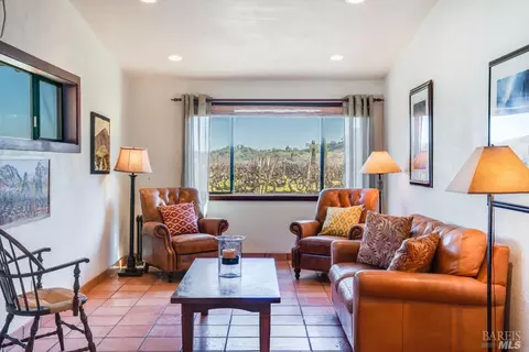 Living - 6201 Old River Rd, Ukiah, CA 95482 photo 5 of 5