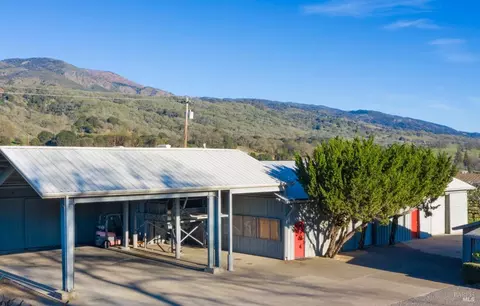 Exterior - 6201 Old River Rd, Ukiah, CA 95482 photo 9 of 11