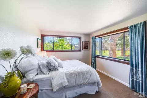 Bedroom - 6201 Old River Rd, Ukiah, CA 95482 photo 3 of 5