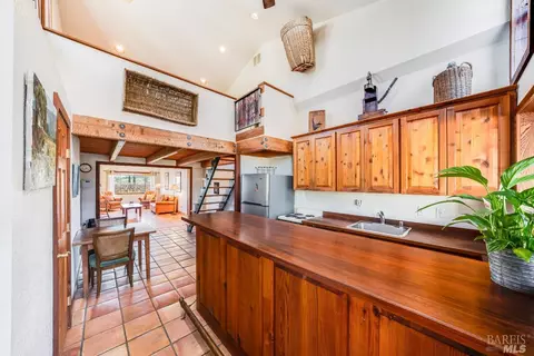 Kitchen - 6201 Old River Rd, Ukiah, CA 95482 photo 3 of 3