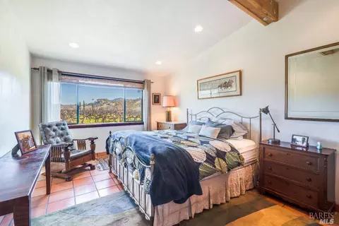 Bedroom - 6201 Old River Rd, Ukiah, CA 95482 photo 5 of 5