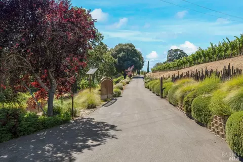 6201 Old River Rd, Ukiah, CA 95482