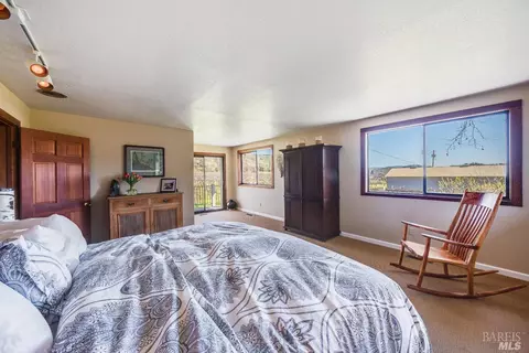 Bedroom - 6201 Old River Rd, Ukiah, CA 95482 photo 1 of 5