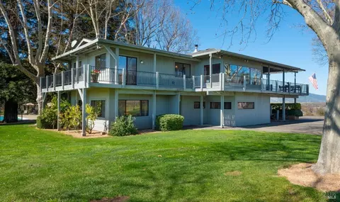 Exterior - 6201 Old River Rd, Ukiah, CA 95482 photo 2 of 11