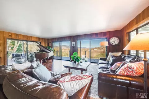 Living - 6201 Old River Rd, Ukiah, CA 95482 photo 4 of 5