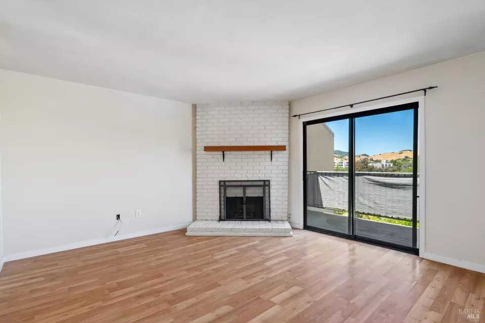 Living - 100 Marin Center Dr #70, San Rafael, CA 94903 photo 2 of 4