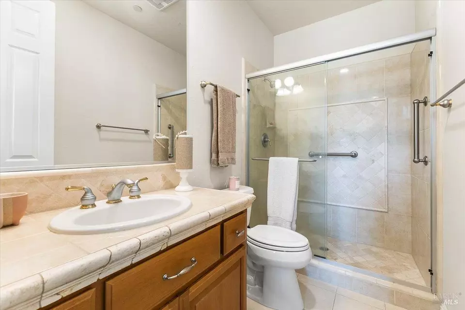 Bath - 729 Montebello Dr, Santa Rosa, CA 95403 photo 4 of 5