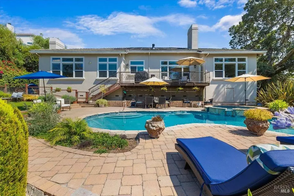 Exterior - 729 Montebello Dr, Santa Rosa, CA 95403 photo 2 of 11