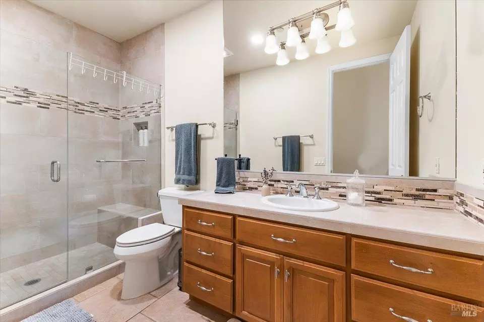 Bath - 729 Montebello Dr, Santa Rosa, CA 95403 photo 3 of 5