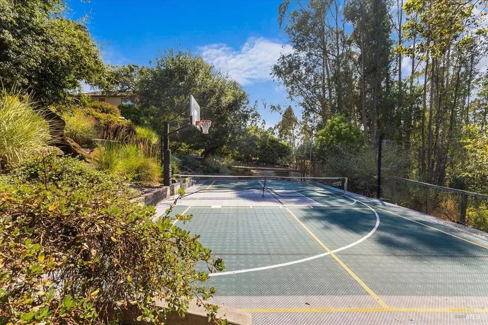 Exterior - 729 Montebello Dr, Santa Rosa, CA 95403 photo 9 of 11