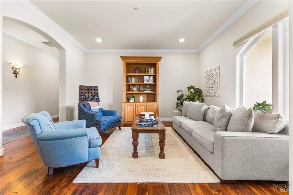 Living - 729 Montebello Dr, Santa Rosa, CA 95403 photo 2 of 2