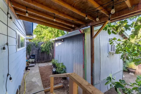 Exterior - 1367 Yokayo Dr, Ukiah, CA 95482 photo 3 of 8