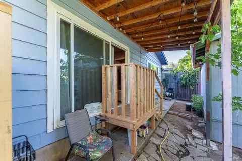 Exterior - 1367 Yokayo Dr, Ukiah, CA 95482 photo 5 of 8