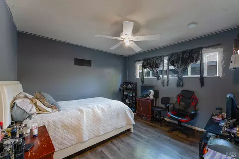 Bedroom - 1367 Yokayo Dr, Ukiah, CA 95482 photo 2 of 3