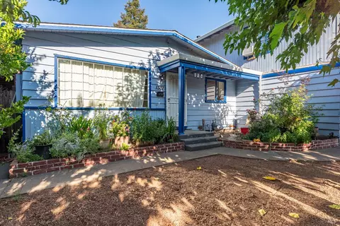 Exterior - 1367 Yokayo Dr, Ukiah, CA 95482 photo 2 of 8
