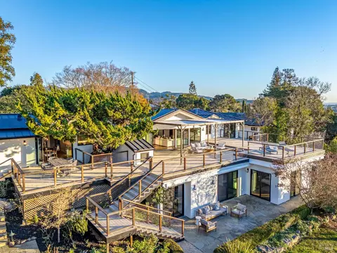 7 Lutge Ct, Napa, CA 94559