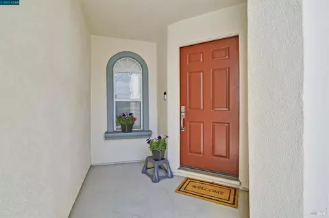 Entry Way - 28 Shoal Dr E, Vallejo, CA 94591 photo 1 of 1