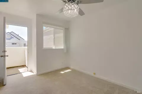 Bedroom - 28 Shoal Dr E, Vallejo, CA 94591 photo 4 of 4