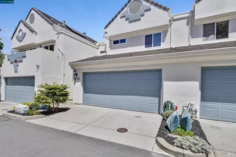Exterior - 28 Shoal Dr E, Vallejo, CA 94591 photo 3 of 7