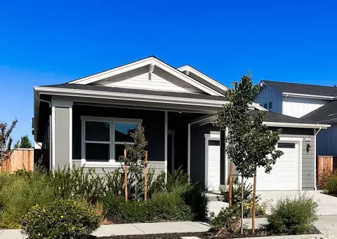 1329 Calabazas Dr, Windsor, CA 95492