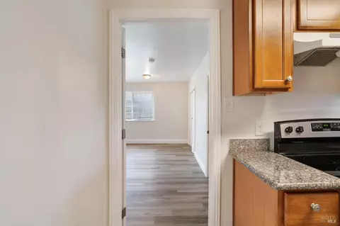Entry Way - 615 Vervais Ave, Vallejo, CA 94591 photo 2 of 3