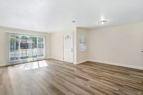 Living - 615 Vervais Ave, Vallejo, CA 94591 photo 1 of 7