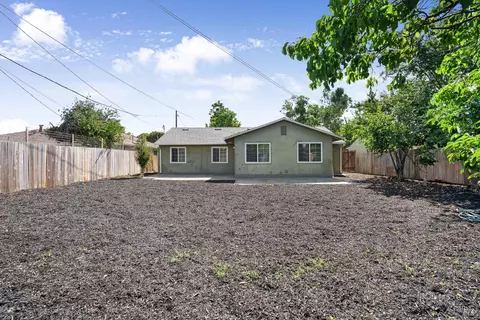Exterior - 615 Vervais Ave, Vallejo, CA 94591 photo 2 of 6