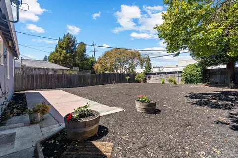 229 Hermosa Ave, Vallejo, CA 94589 photo 4