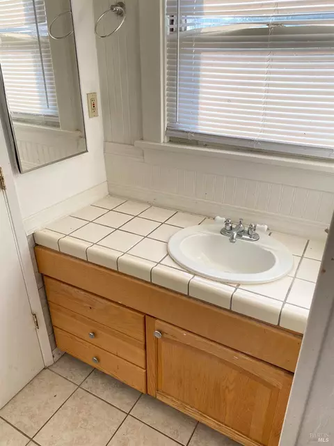 Bath - 745 Jackson St, Fairfield, CA 94533 photo 4 of 7