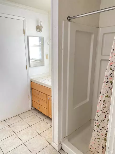 Bath - 745 Jackson St, Fairfield, CA 94533 photo 3 of 7