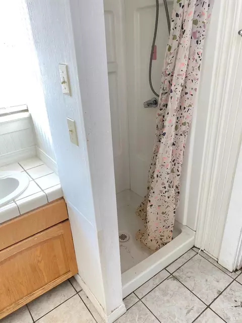 Bath - 745 Jackson St, Fairfield, CA 94533 photo 5 of 7