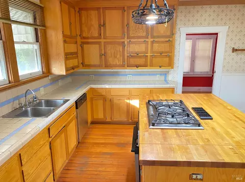 Kitchen - 745 Jackson St, Fairfield, CA 94533 photo 5 of 9