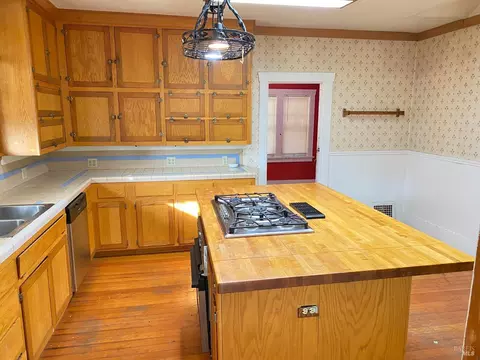 Kitchen - 745 Jackson St, Fairfield, CA 94533 photo 6 of 9