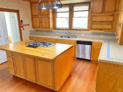 Kitchen - 745 Jackson St, Fairfield, CA 94533 photo 3 of 9